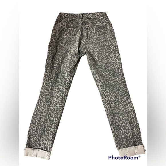 Jessica Simpson gray leopard print jeans - Picture 3 of 3